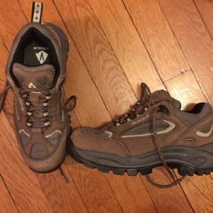 Brand new vasque hiking shoes